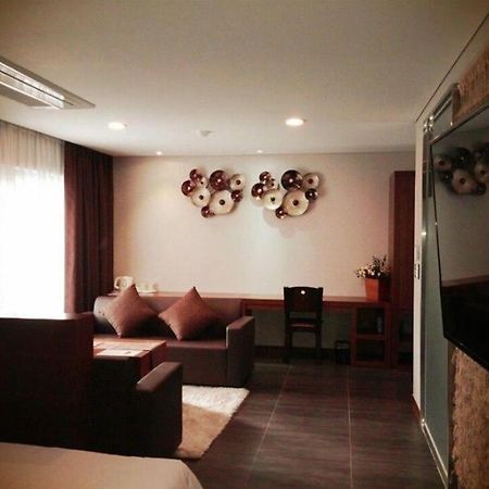 Reve Business Hotel Jeju Exterior photo
