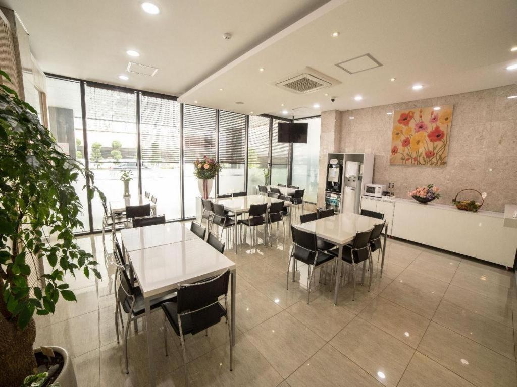 Reve Business Hotel Jeju Exterior photo