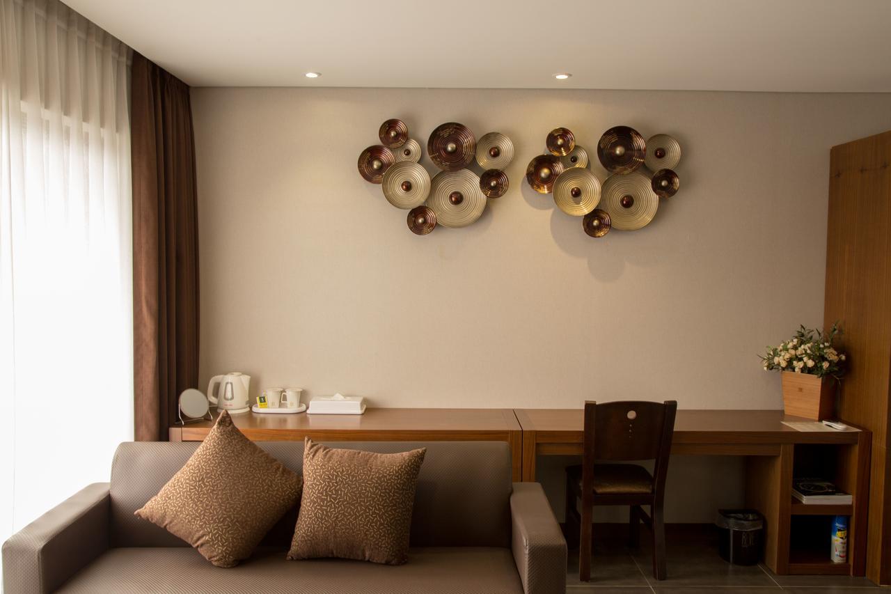 Reve Business Hotel Jeju Exterior photo