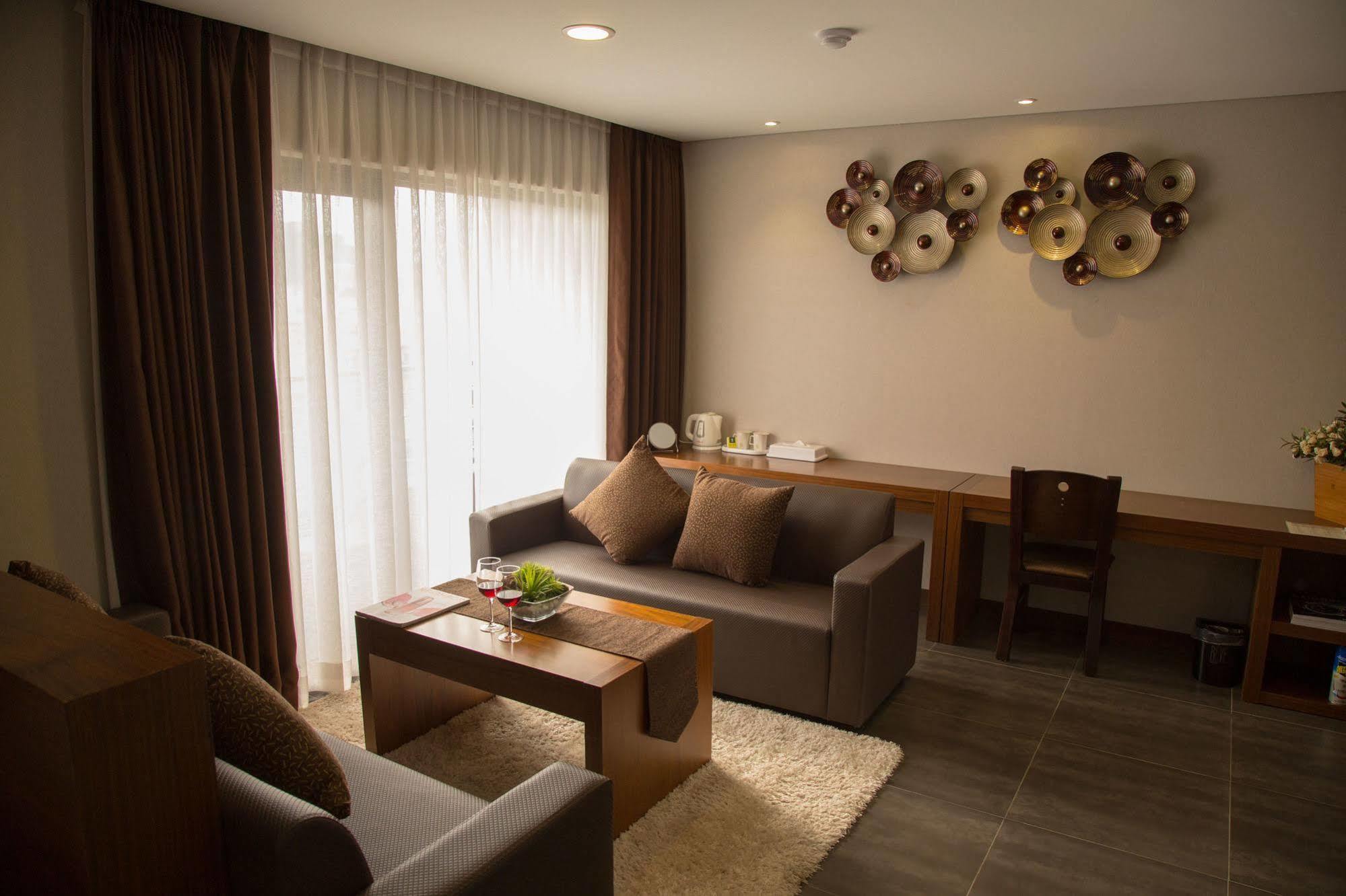 Reve Business Hotel Jeju Exterior photo