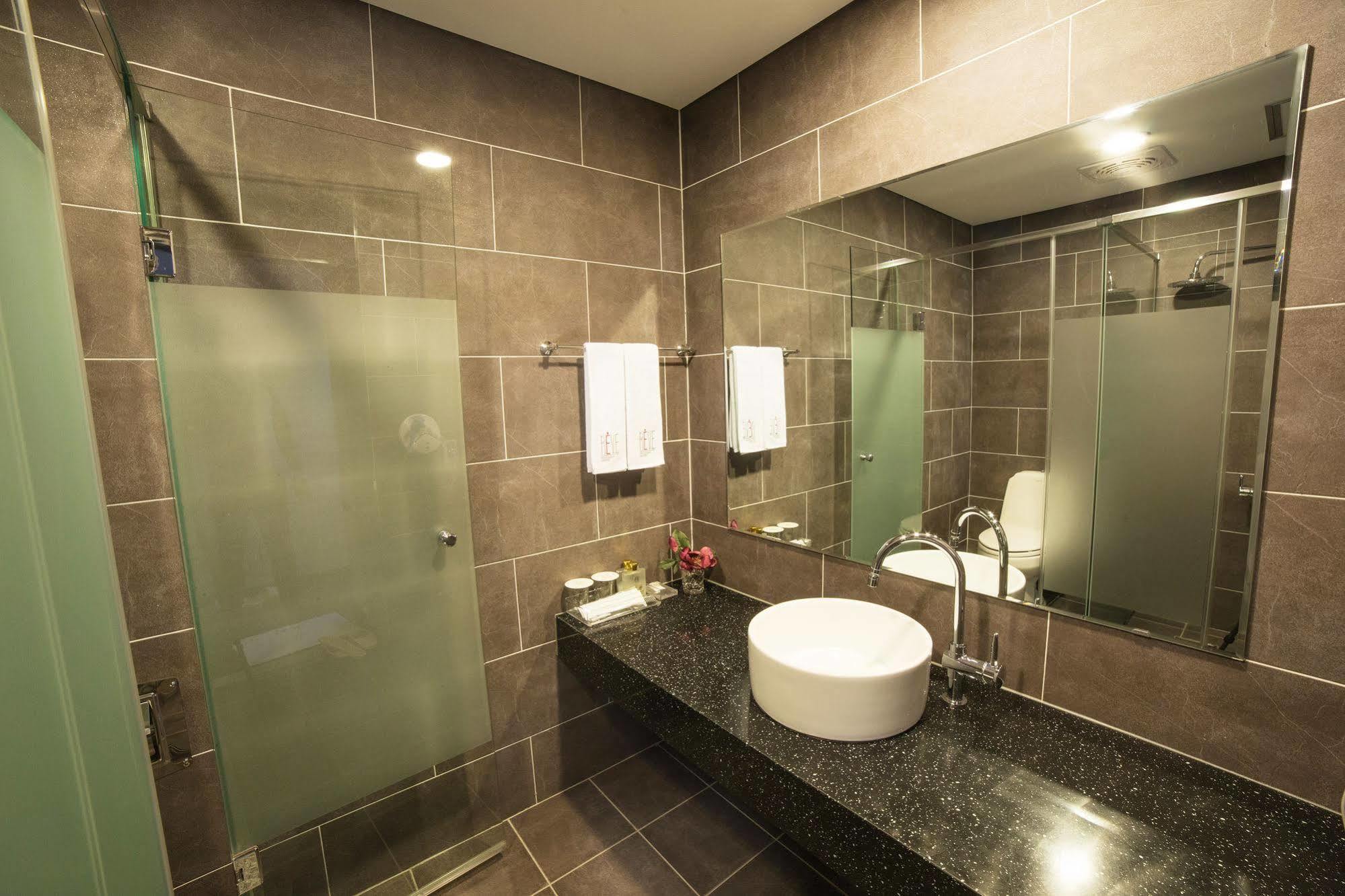 Reve Business Hotel Jeju Exterior photo