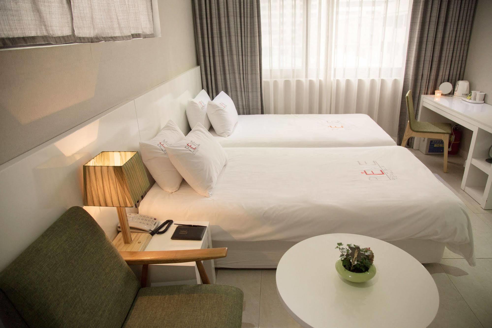 Reve Business Hotel Jeju Exterior photo