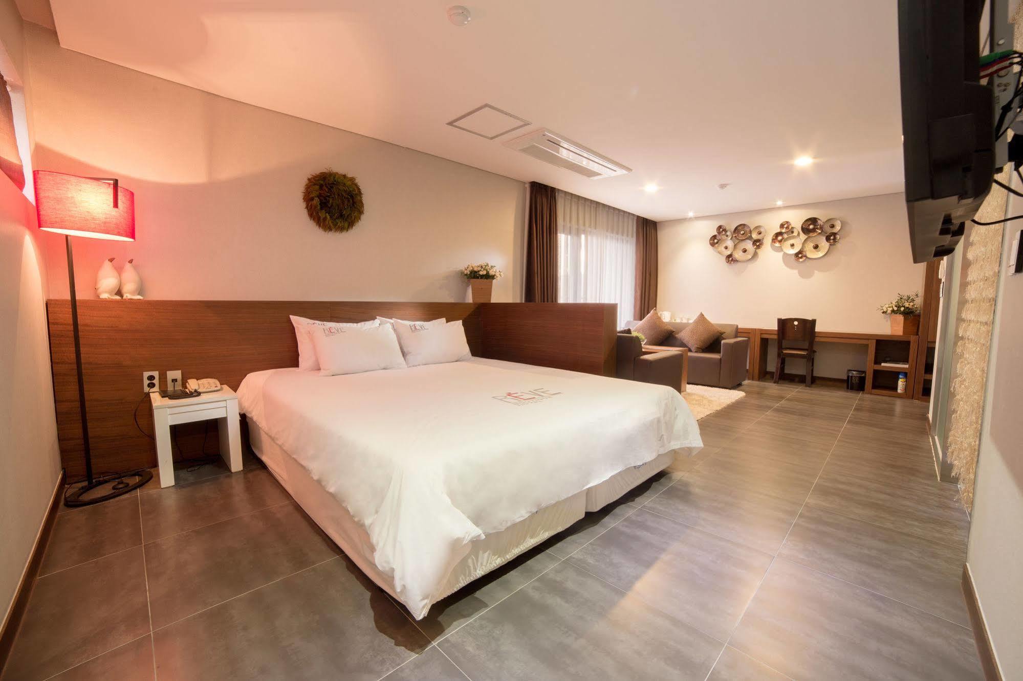 Reve Business Hotel Jeju Exterior photo